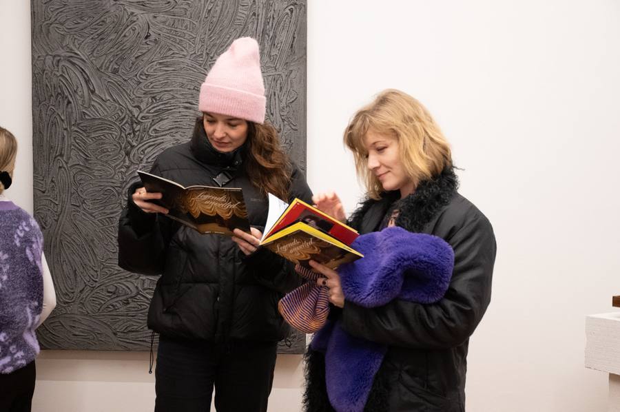 Ausstellung mit der unveiled Community Berlin